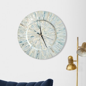 Moderne Wanduhr - Maximalist Wohndekor - Stille Uhren für Wand Einzigartig - Rustikal Cottagecore Housewarming Geschenk - Muschel & Metall Zeiger