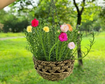 Hanging Straw Basket Planter - Natural Rustic Charm for Gardens - Indoor/Outdoor Container for Patio Flowers, Plants - 7.8-Inch Diameter