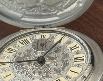 Orologio da tasca vintage russo Molnija dell'URSS / Cassa con immagini di Shiva e segni zodiacali indù / Orologio meccanico a 15 rubini / Orologio a pendente dell'era sovietica