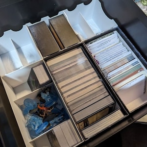 Skyrim, el juego de aventuras. Inserto de caja de tarjeta y ahorro, bandejas. Impresión 3D, STL, Archivo digital. Juego de mesa.