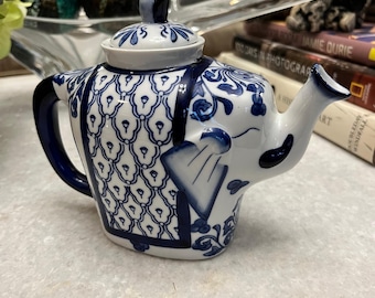 Bombay Blue White Porcelain Hand Painted Elephant Tea Pot