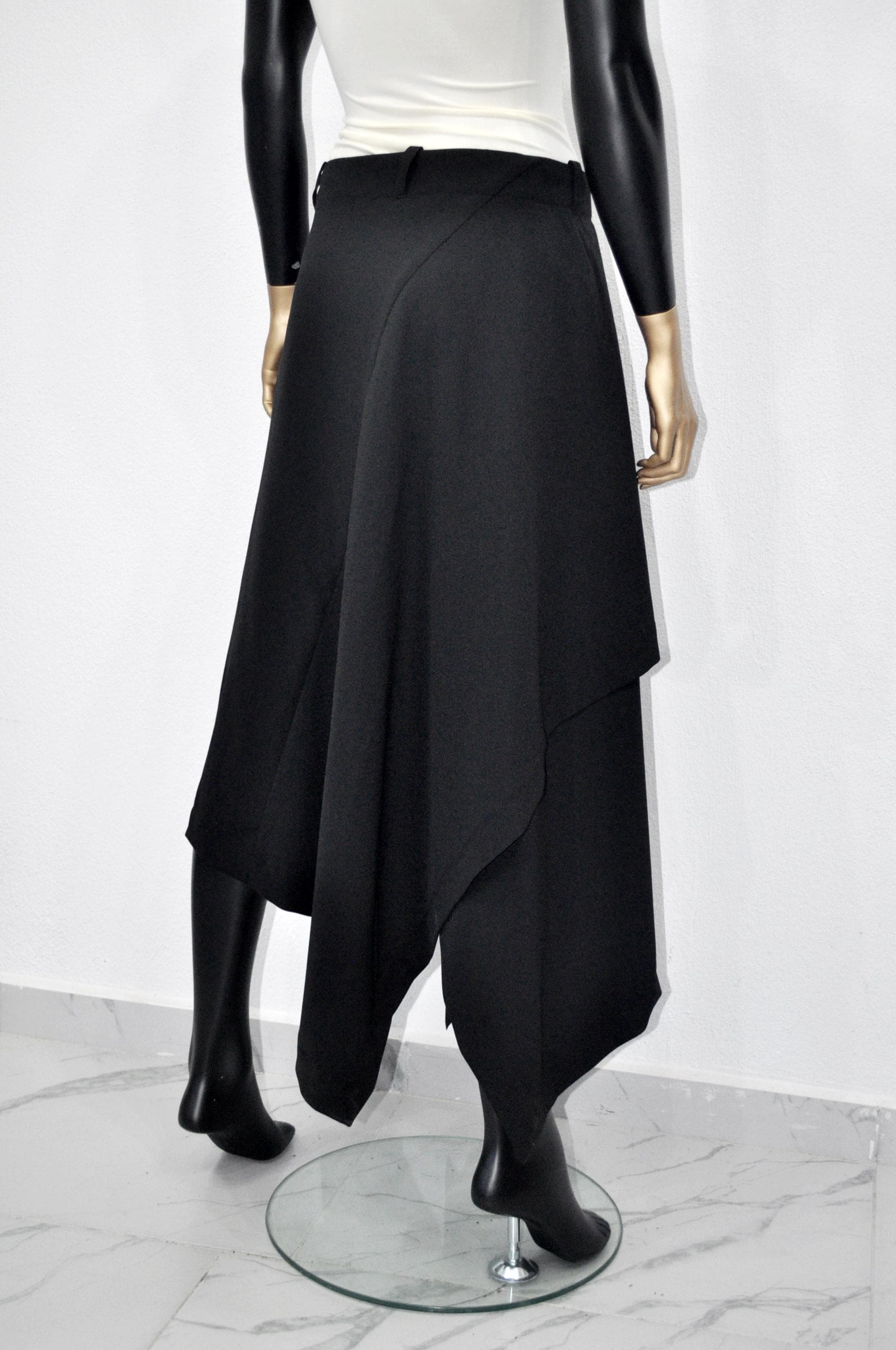 【MEDIA82】 Asymmetric Rivet Skirt MEDIA(82) Asymmetric Rivet Skirt - Black | International Store