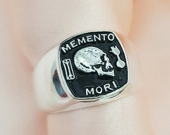 Anello Memento Mori in argento sterling fatto a mano con teschio