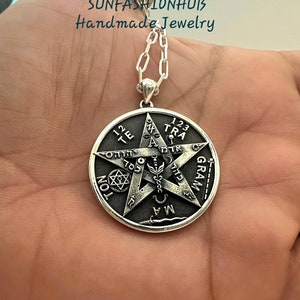 Colgante de tetragramatón hecho a mano en plata de ley 925, colgante de pentagrama de Salomón en plata de ley, colgante del nombre de Dios en tetragrama.