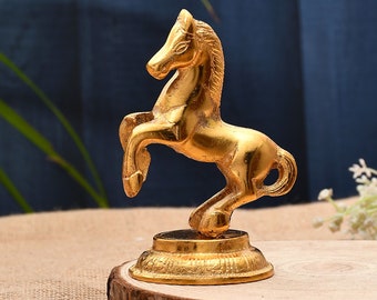 Handcrafted Resin  Horse Sculpture - Majestic Artwork for Home Décor