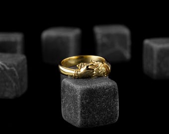 Minimalist Style Hug Hands Solid Gold Ring, Hugging Love Finger Gold Wedding Band Jewelry, Wedding Gold Gift Luxury Jewelry for Men or Women