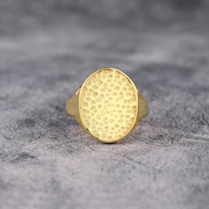 Textured 14K Gold Oval Signet Ring For Men, Unique Mens Signet Ring in 18K Gold, Gold Minimalist Ring For Husband