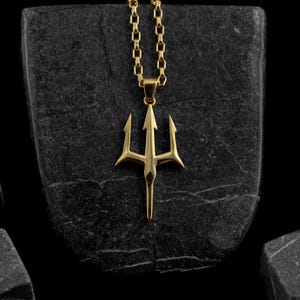 Collar con dije de tridente de Poseidón en oro macizo para hombre, colgante de lanza griega antigua en oro amarillo de 14 k, colgante de fantasía dorada para hombre