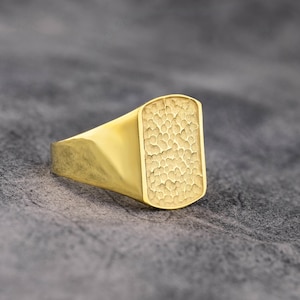 Textured Gold Signet Ring For Men in 14K Gold, Unique Mens Signet Ring in 18K Gold, Handcrafted Gold Ring For Husband