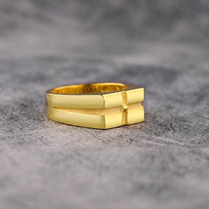 Cross Engraved Mens Signet Ring in 14K Gold, Unique Gold Signet Ring For Men, 18K Gold Mens Ring For Husband, Cool Ring