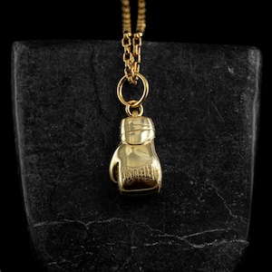 ゴールドボクシンググローブネックレス、職人が作ったボクシングペンダント、スポーツ愛好家のためのユニークな3D 21Kゴールドボクシングジュエリー、親友へのギフト