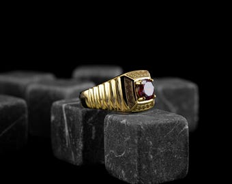 Anello solitario in oro 21K con rubino rosso e motivi greci, anello da uomo con pietra preziosa rossa per il compleanno del papà, anello da uomo unico in oro 14K, regalo per anello in oro per lo sposo