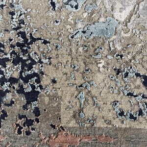 Hand Knotted Wool & Bamboo Silk Rug: Abstract Grey Beige Design