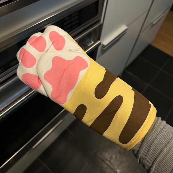 Cute Cat Paws Oven Mitts, Baking Oven Gloves, Anti-scald, Microwave Heat Resistant, Cat Paw Gloves, Anime Style. US SELLER