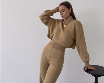 Elegant 2 Piece Loungewear Sweatsuit Set For Women, Croped Top Loose Fit Turtleneck Sweater, High Waist Pants, Elastic Waist Pants