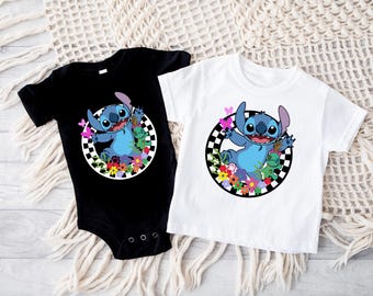 Diseño de camiseta personalizada con estampado floral a cuadros en formato SVG y PNG (descarga digital).