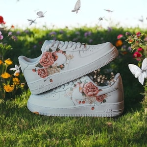 ローズカスタムエアフォース1スニーカー、カスタムハンドペイントローズAF1シューズ、レッドローズシューズ、ハンドペイントAF1スニーカー、送料無料