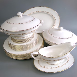 Vintage Royal Worcester Dinner Service Set &quot;Gold Chantilly&quot;. 6 Place Setting. White Bone China. Plates etc.