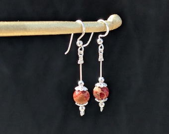 Pendientes colgantes de coral: joyería minimalista de plata de ley hecha a mano
