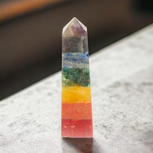 7 Chakra Obelisk Toren, Handgesneden helende steen voor Reiki & Meditatie, Regenboogkristalpunt voor energie-uitlijning, Reiki Hulpmiddel