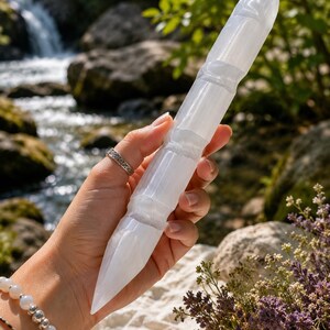 Selenitstavspiral 16 cm Spetsig i ena änden, Selenitspets, Selenitkristallstavar, Selenitpinne, Selenitblock, Selenitchakra