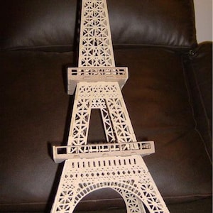 EPS Eifel Tower - Vectores comerciales para aplicaciones láser