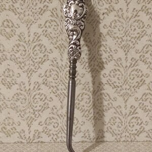 Antique Button Hook,Silver Handled, hallmark makers J & RG, Chester,1913.