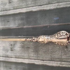 Antique Silver Handled large Button Hook Chester 1913.