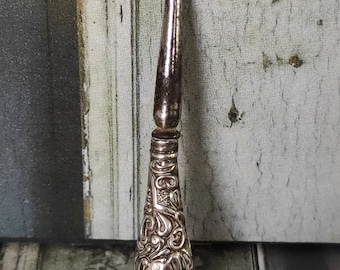 Antique Silver Handled Button Hook Birmingham 1905.