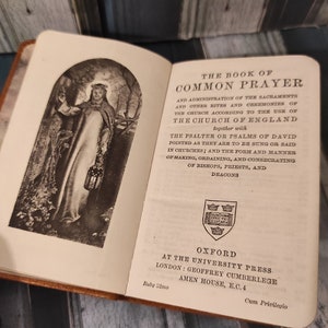 Vintage Oxford Common Prayer Hymns,leather bound Book in case and Bookmark.