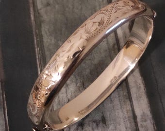 Vintage Bangle, engraved Silver. Hallmark RPH 1969.