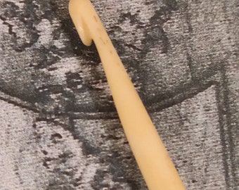 Vintage Crochet Hook Bovine Bone.