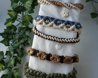 Gepersonaliseerde Macrame huisdierhalsband, gekostumeerde halsband met schattige hanger, handgemaakte huisdieraccessoires, cadeau voor huisdieren