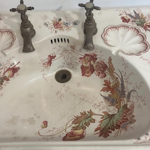 Antique English faience washbasin / sink by Johnson Brothers