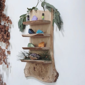 Live Edge Crystal Regal, Eichen Kristall Regal, Eiche Kristall Altar, Kristall Display Regal, Kristall Regal, Kristall Display Wandregal,
