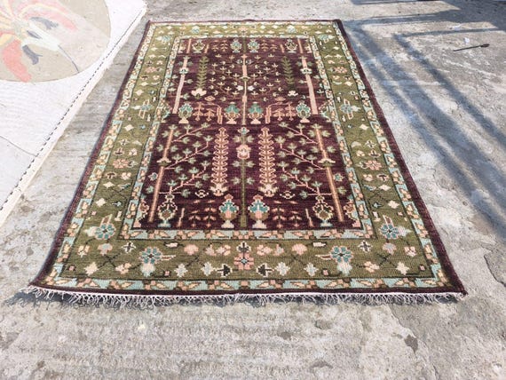 Hand-Knotted Wool Rug | Vintage Floral Oriental Design