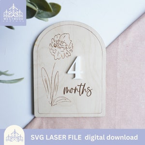 Carte jalon Arch Baby avec pivoine l| Marqueurs d'étape personnalisables pour nouveau-nés | Fichiers laser SVG pour machine de découpe laser ll