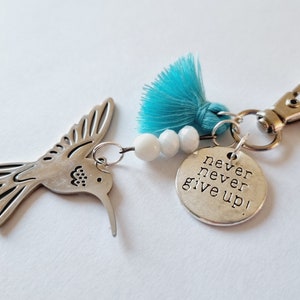 Porte clés colibri en acier inoxydable et métal argenté couleur personnalisable déesse fécondité PMA FIV fertilité