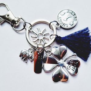 Porte clés et carte porte bonheur chat trèfle éléphant pièce chance pompon bleu marine idée cadeau