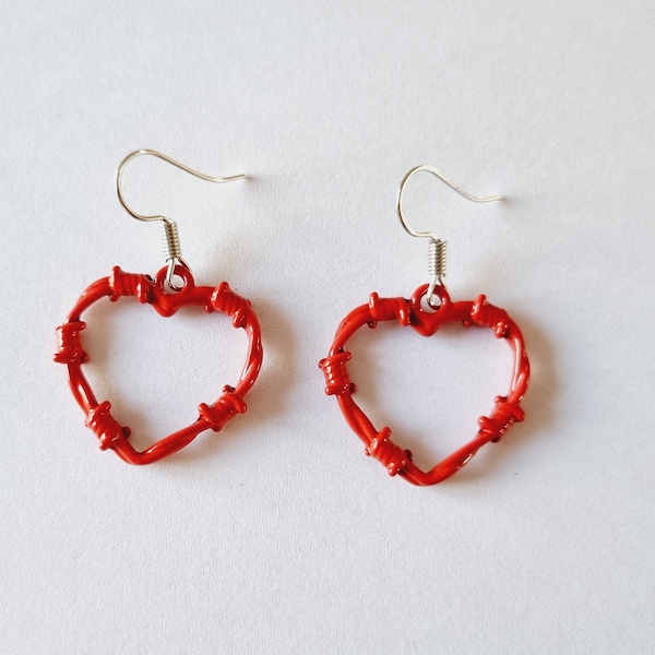 Boucles d'oreilles coeur en barbelé rouge