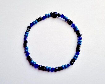 Blue and black bracelet with seed beads and faceted glass, elastic, gift idea for women, autumn and winter