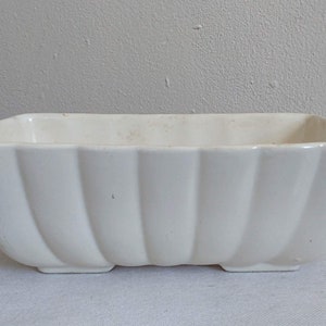 1950s Hull pottery footed planter