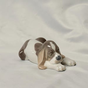 Lladro Sleepy Puppy #1072 | Vintage Porcelain Dog Figurine | Collectible Spain