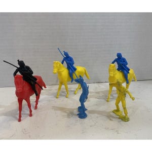 Vintage Plastic Horse Indians Plastic Action Figures Made USA READ Americana