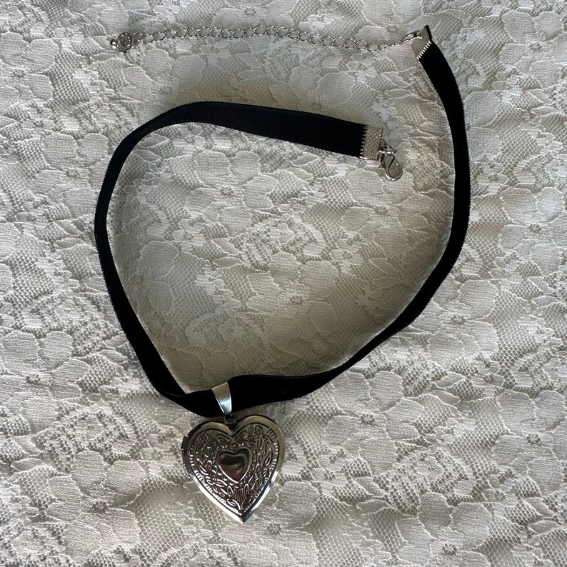 Velvet Ribbon Heart Locket Choker - Etsy