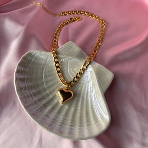 Gold Heart Pendant Necklace – Chunky Chain Statement Jewelry
