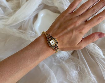 Bracciale con perle fatto a mano: gioielli eleganti e unici per le donne