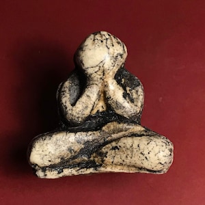 Phra Pidta Close eyes THAILAND AMULET Buddha Temple Statue Pendant Talisman