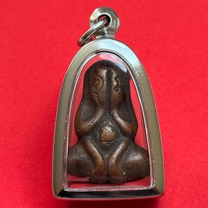 THAILAND AMULET Phra Pidta Close eyes Buddha Temple Statue Pendant Talisman