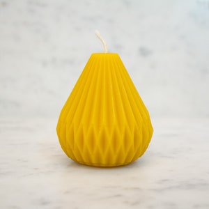 Pear candle made from pure beeswax | Beeswax candle | Handmade candle | Pure beeswax | Geometric candle | Decorative candle